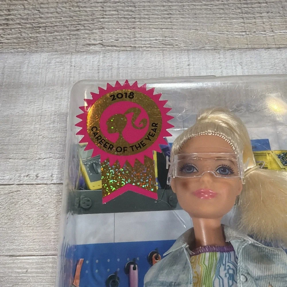 Barbie Robotics Engineer Doll 2018 Career of the Year Blonde Robot Laptop NIB